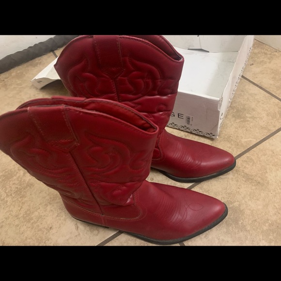 Rampage bright burgundy western style boots - Picture 3 of 7